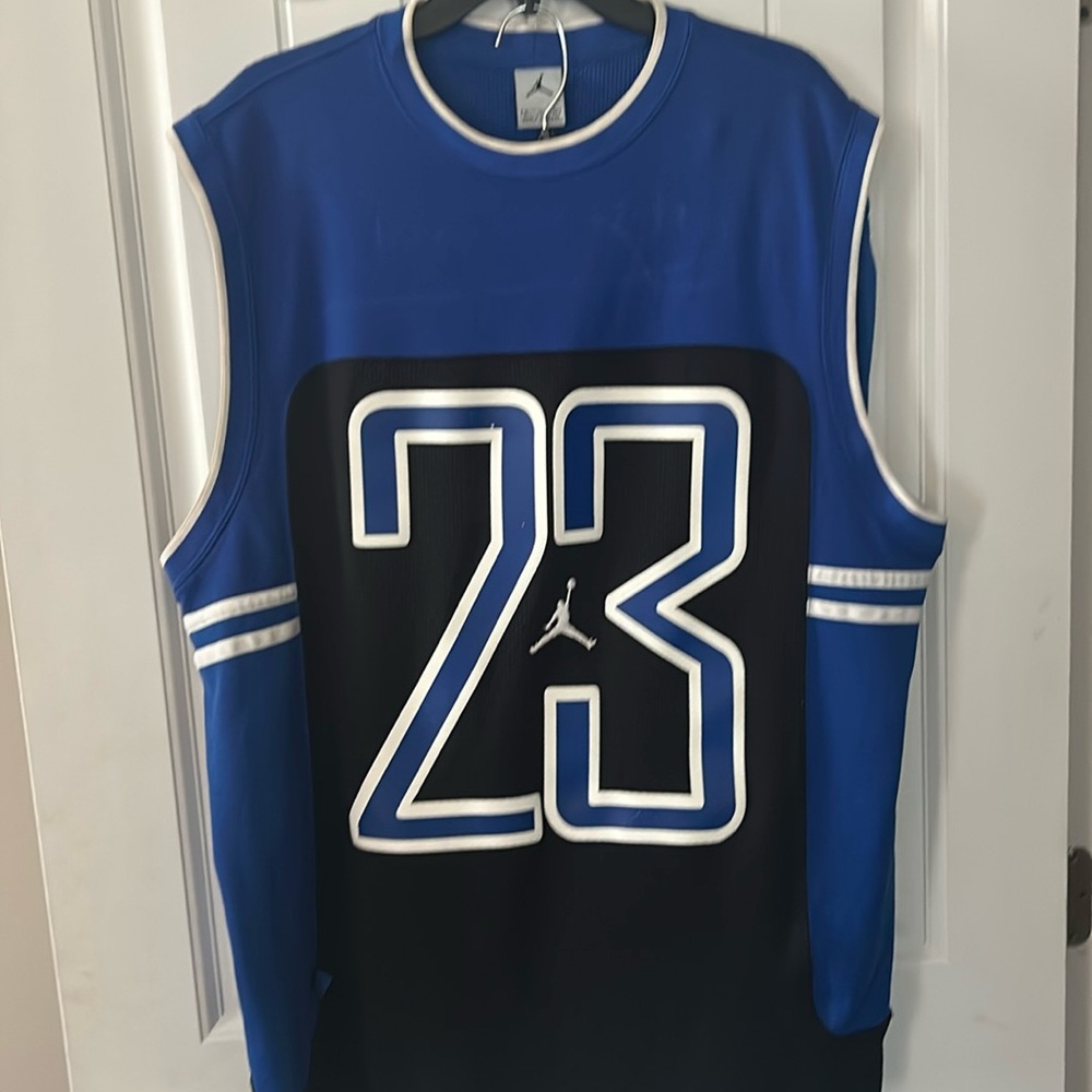 AJ Top
